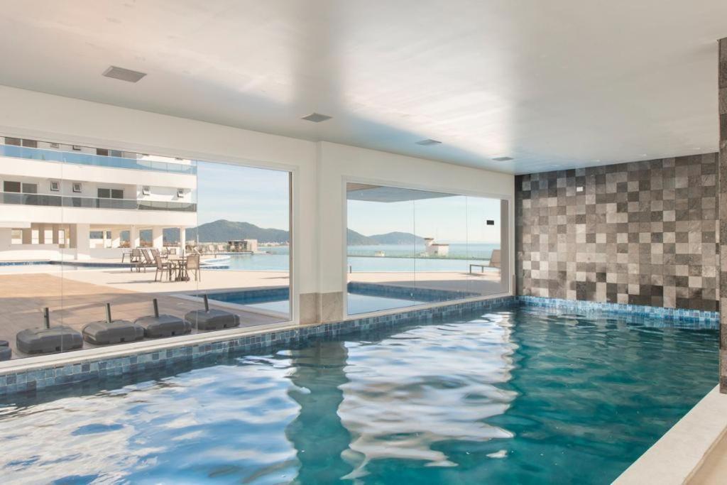 Apartamento Maravilhoso Com Piscina E Vista Mar Mirante Club *
